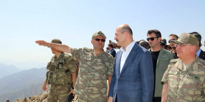 Soylu: Mehmetçiğimiz kuş uçurtmamaya çalışıyor