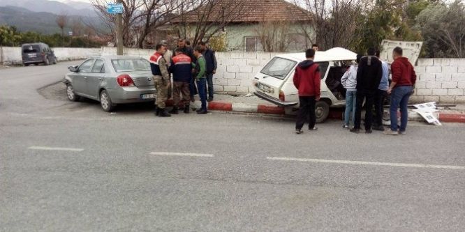 Hatay’da trafik kazası: 1'i ağır 4 yaralı!