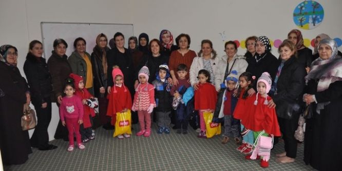 Kur’an Kursu öğrencilerine hediyeler verildi