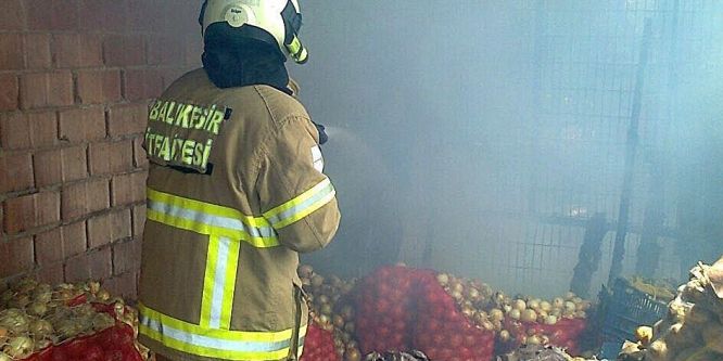 Patates deposunda korkutan yangın