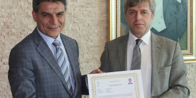 Vali Çınar’dan Kaymakam Özkan’a belge