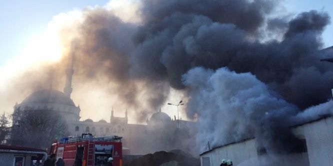 Sultanbeyli’de yangın paniği