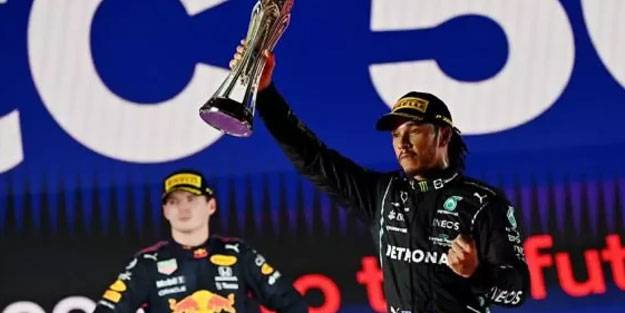 F1 Suudi Arabistan Grand Prix'sini Hemilton kazandı