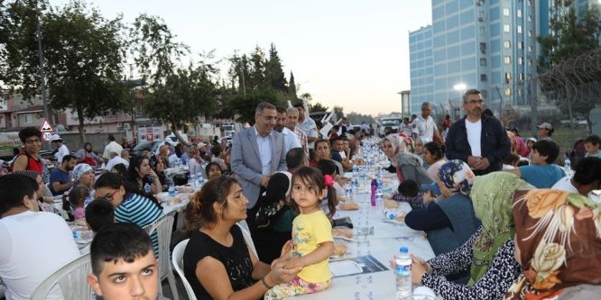 Yüreğir’de sokak iftarları başladı