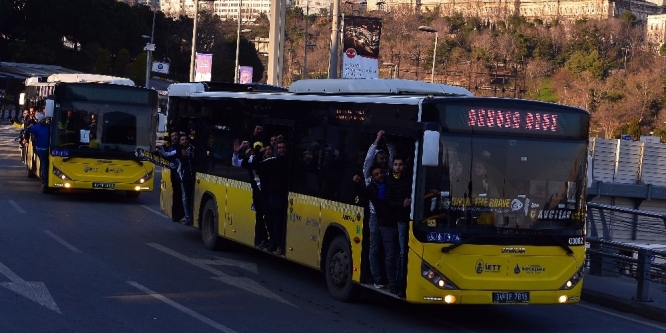Fenerbahçe taraftarı stada geldi