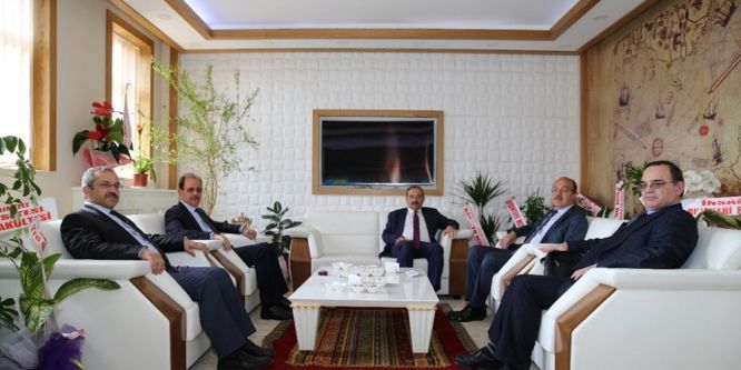 Vali İsmail Ustaoğlu, Rektör Selçuk Coşkun’u ziyaret etti