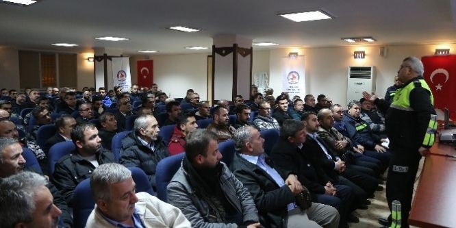 Denizli’de minibüs şoförlerine eğitim verildi