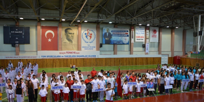 Nevşehir’de yaz spor okulları açıldı