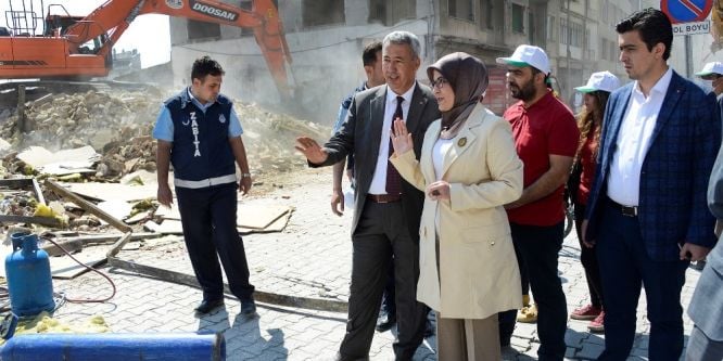Meram larende yokuşunda yıkımlar başladı