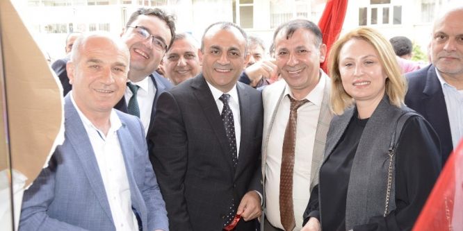 Körfez protokolü işyeri açılışında buluştu