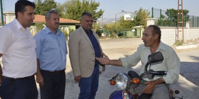 Akhisar’da mezarlıklar bayrama hazır