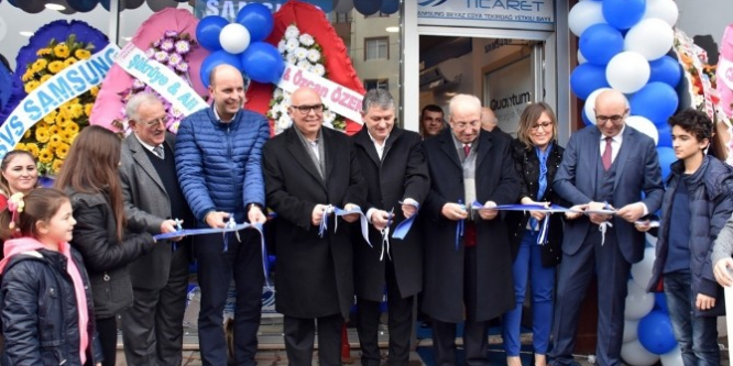 Beyaz eşya mağazası açılış törenine katıldı