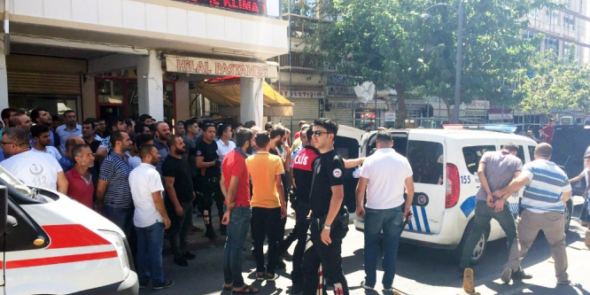 Cep telefonu kavgasında 2 kişi yaralandı