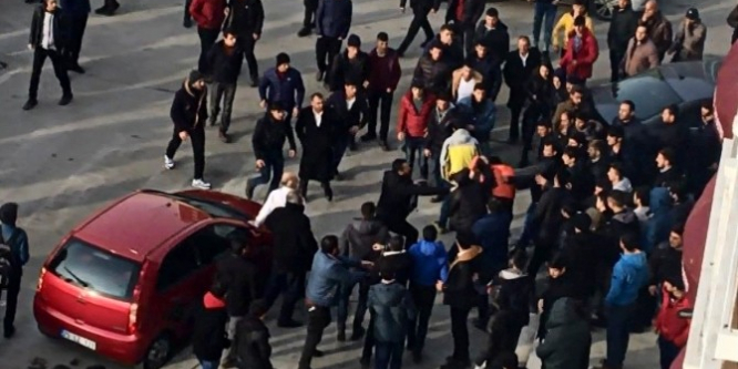 Yan baktı diye kavga çıktı