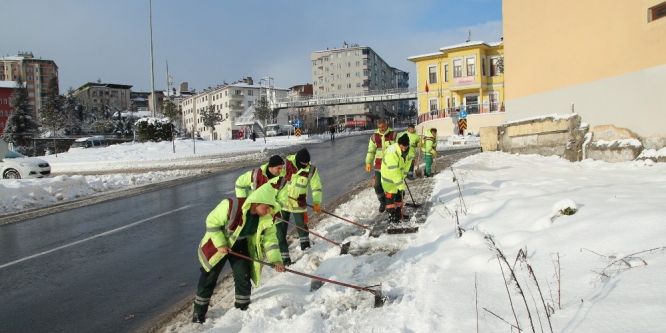 Trabzon’da kar mücadelesi çalışmaları devam ediyor