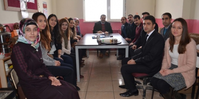 Kaymakam Ahmet Özkan, öğretmenlerle bir araya geldi