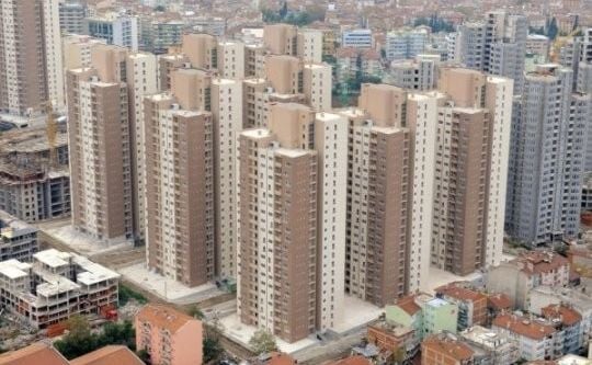 Doğanbey sakinleri sağlık ocağı ve okul istiyor