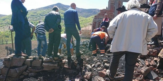 Alevlerin arasında kalan kadının cesedi bulunamadı