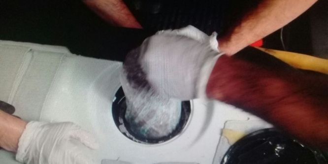 Yakıt deposunda 25 kilo esrar ele geçirildi