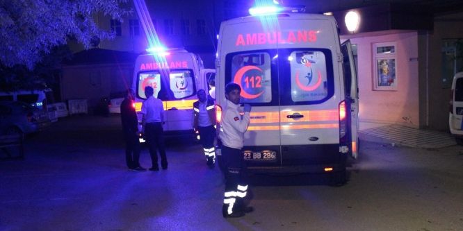 Polis merkezi önünde zabıtalara saldırı: 5 yaralı
