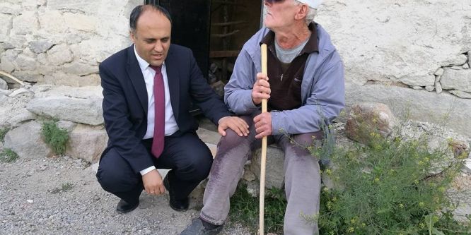 Başkan Özaltun’dan çat kapı ev ziyaretleri