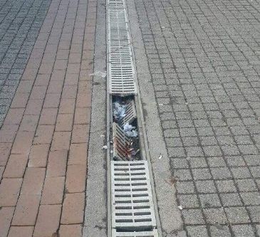 Bursa’nın tarihi çarşısı bakımsızlıktan dökülüyor