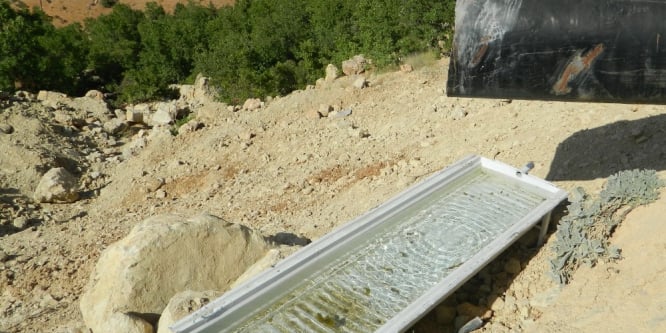 Yabani hayvanlar için su tekneleri yerleştirildi