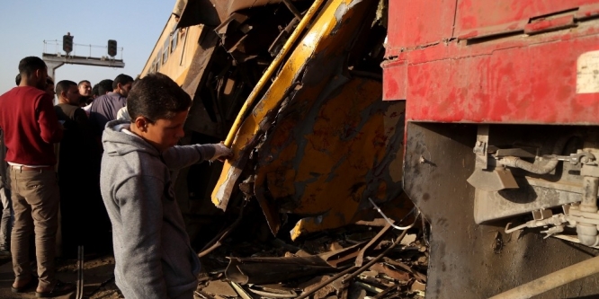 Mısır’daki tren kazasında ölü sayısı 15’e yükseldi