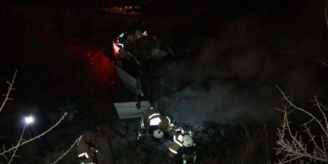 Otomobil dereye uçtu: 1 ölü