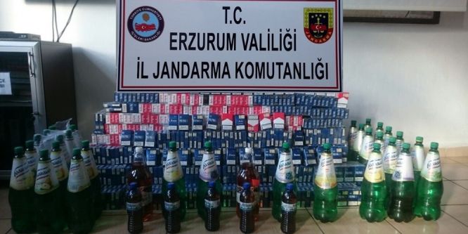 Polisten kaçan otomobilden kaçak sigara ve içki ele geçirildi