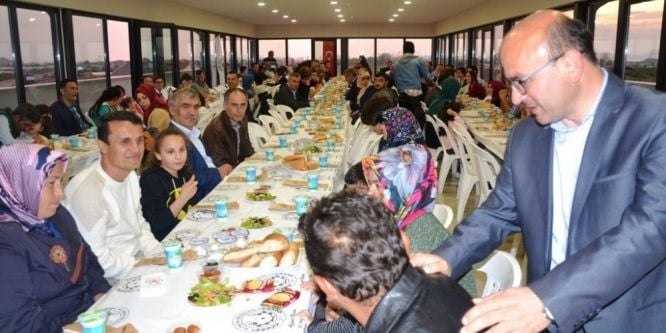 Altınova Belediyesi iftarda buluştu