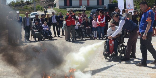 Engelli bireylere yönelik yangın tatbikatı
