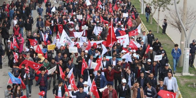 Muş’ta ’EVET’ yürüyüşü düzenlendi