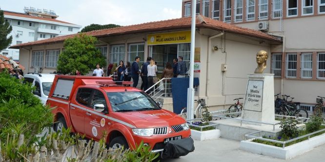 Milas’ta lisede gaz paniği