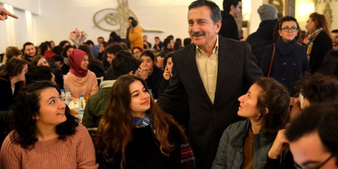 Başkan Ataç 600 gençle bir araya geldi