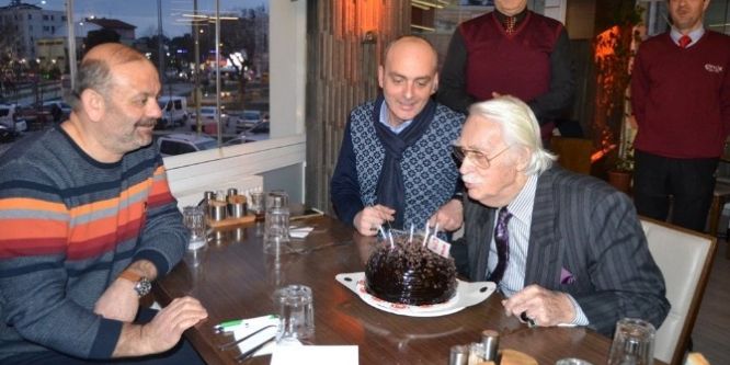 Eşref Kolçak’a doğum günü süprizi