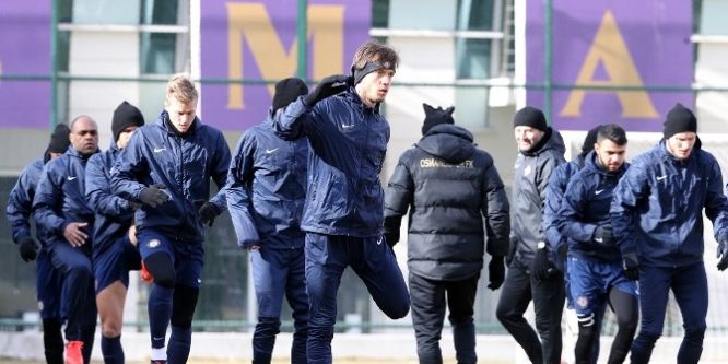 Osmanlıspor’un yeni transferi ilk antrenmana çıktı