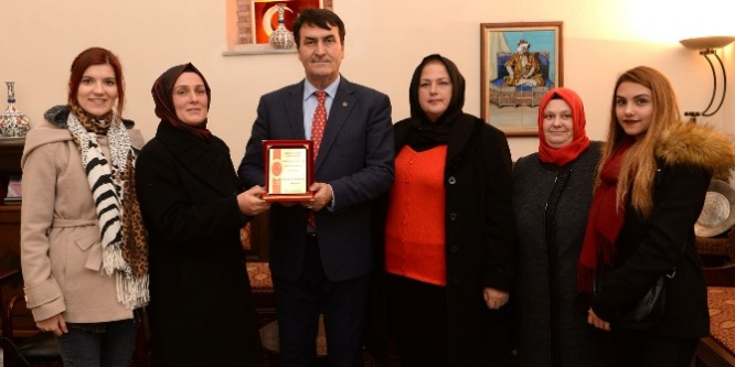 Mustafa Dündar, 15 Temmuz demokrasi kadınlarını ağırladı