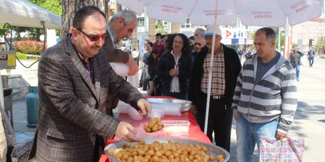 Şehit ve gaziler için 5 bin kişiye lokma dağıtıldı