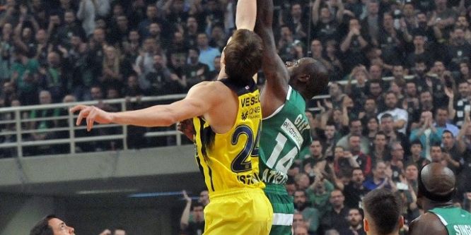 Fenerbahçe, Final-Four’a yakın