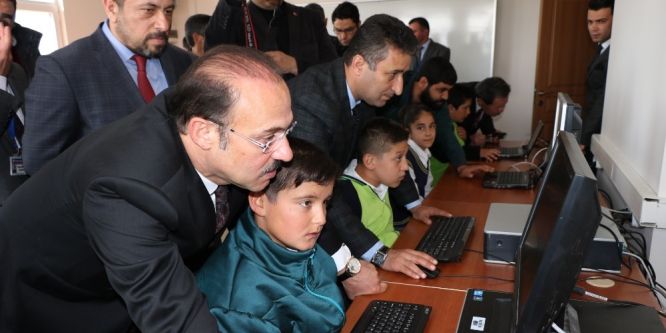 Yozgat’ta öğrenciler için bilişim sınıfı oluşturuldu