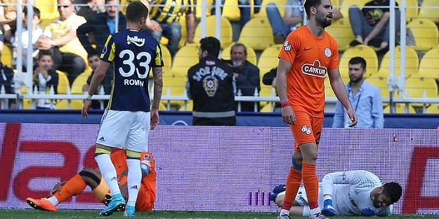 Fabiano'nun çapraz bağı koptu!