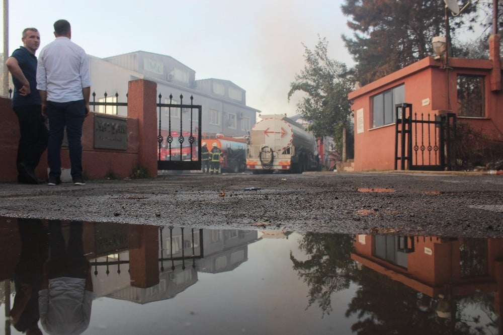 Fabrikaya sıçrayan orman yangını söndürüldü 