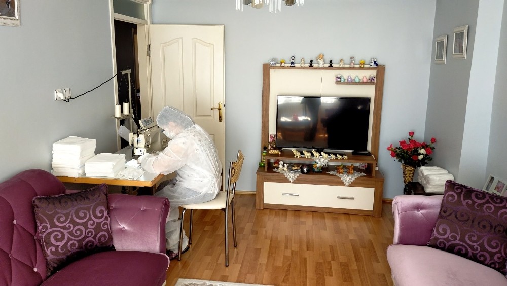 Fabrikayı evlere taşıdılar 