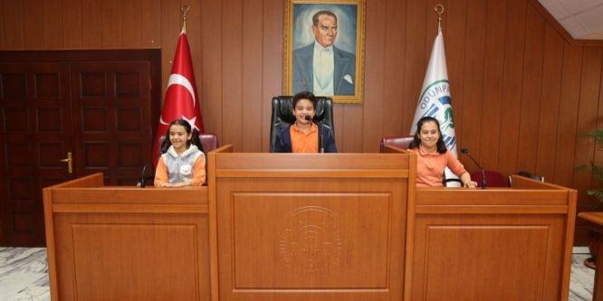 Odunpazarı Belediyesi Meclisi çocuklara emanet