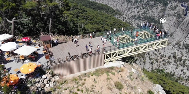 Faciadan dönüldü! Milli parkta bulunan seyir terası apar topar kapatıldı!