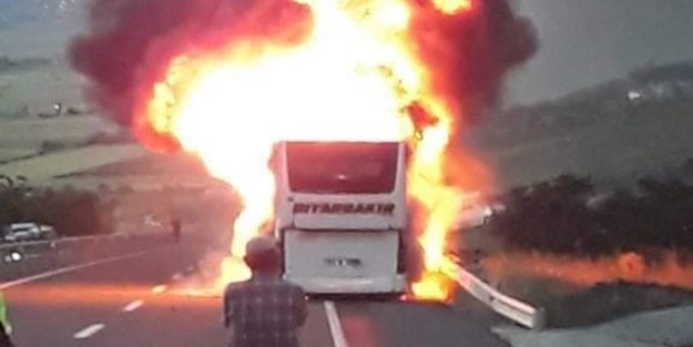 Faciadan dönüldü: Yolcu otobüsü alev topuna döndü
