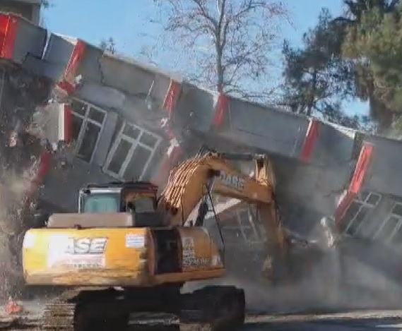 Faciadan kıl payı kurtuldu