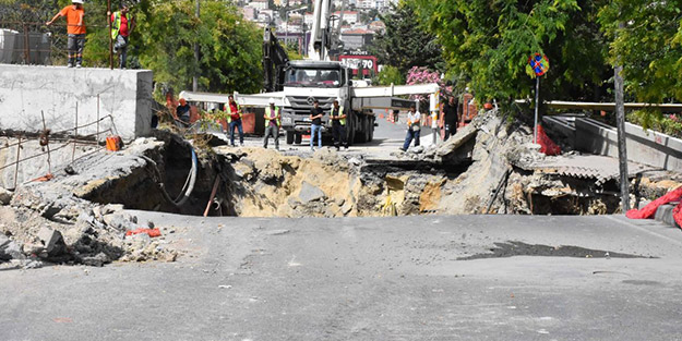 Faciadan dönüldü! Bahçelievler'de yol çöktü