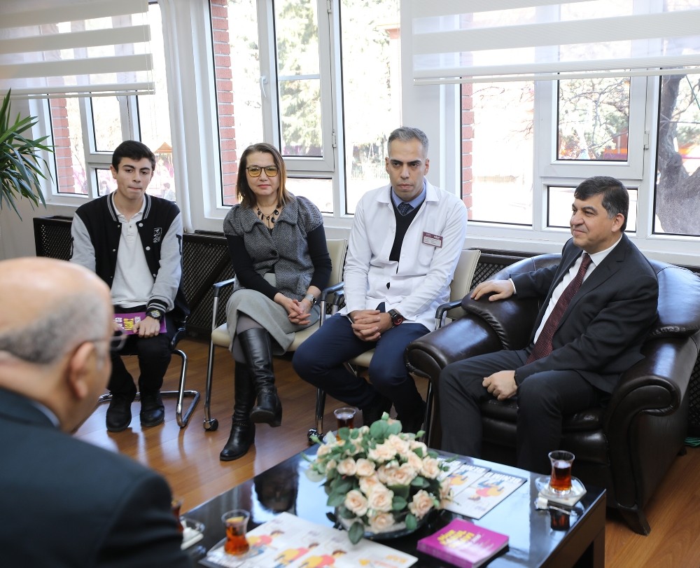 Fadıloğlu’ndan anlamlı öğrenci ziyareti 